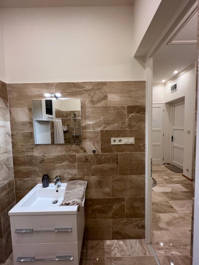 Kalitka Apartman Eger Luaran gambar